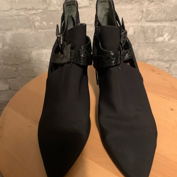 Donald J Pliner shoes Women Pointed Toe Ankle Boot size 8.5 US - Picture 9 of 9